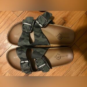 Sole Mates Women’s Camo Slide Sandals